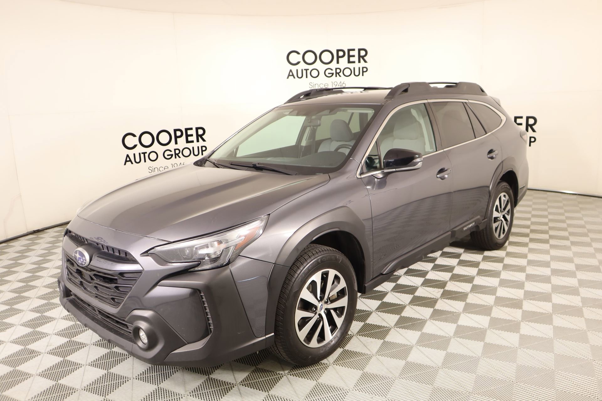 Used 2023 Subaru Outback Premium image 10