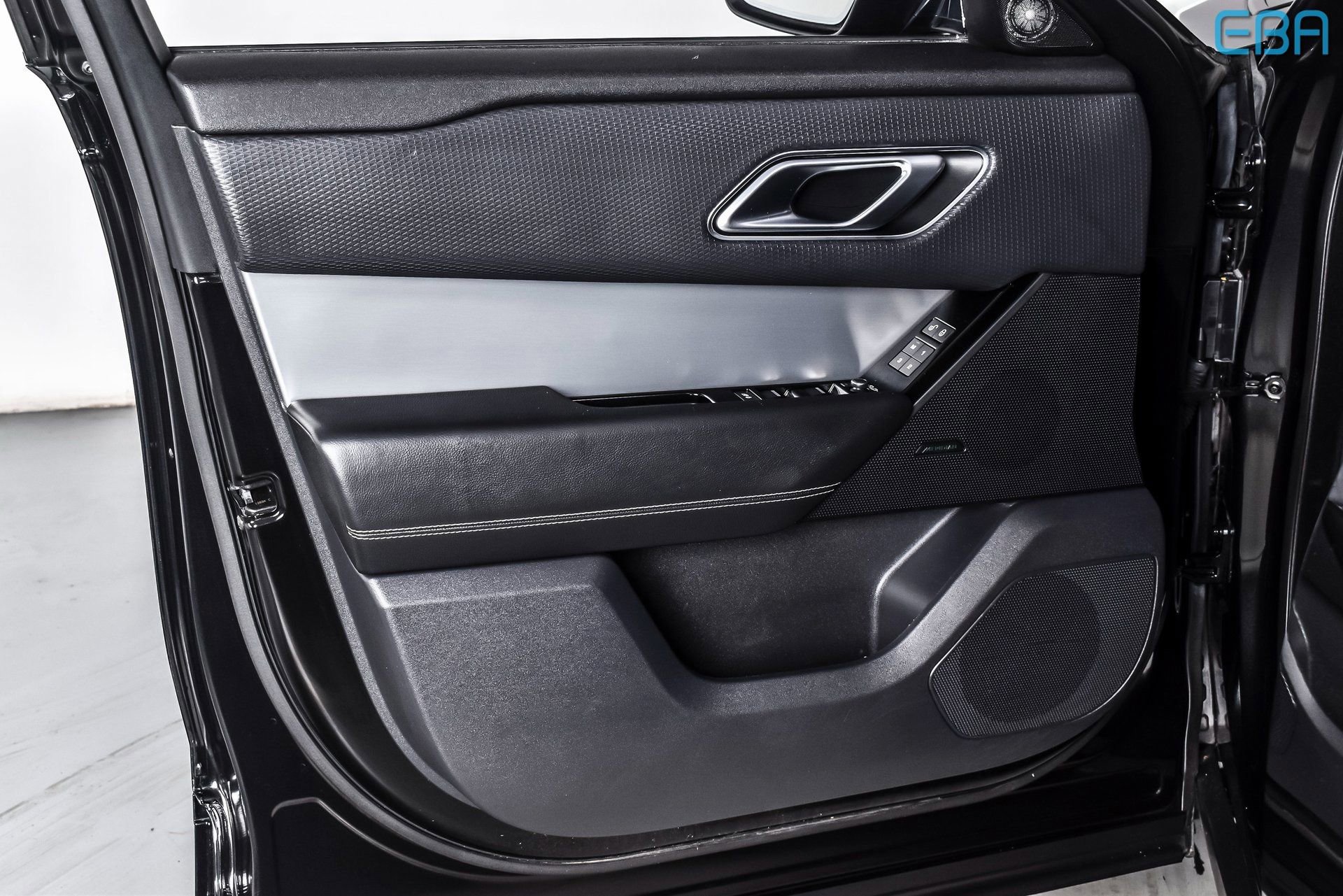 Used 2020 Land Rover Range Rover Velar R-Dynamic S image 15