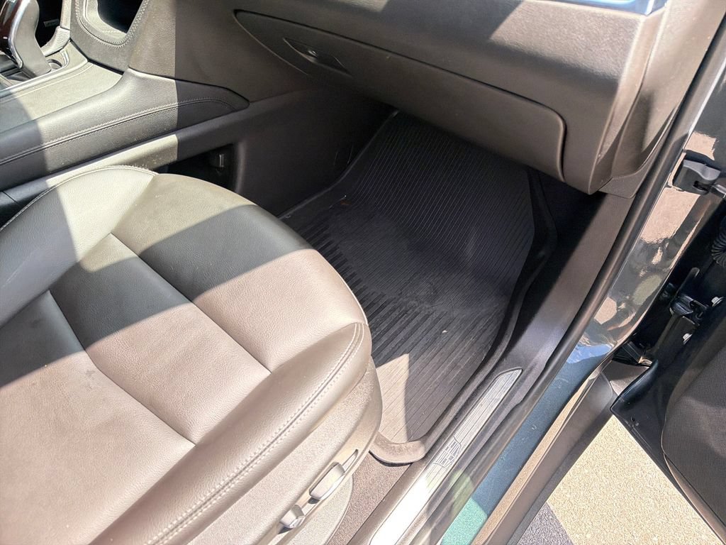 Used 2021 Cadillac XT5 Luxury w/ LPO, Floor Liner Package FWD image 39
