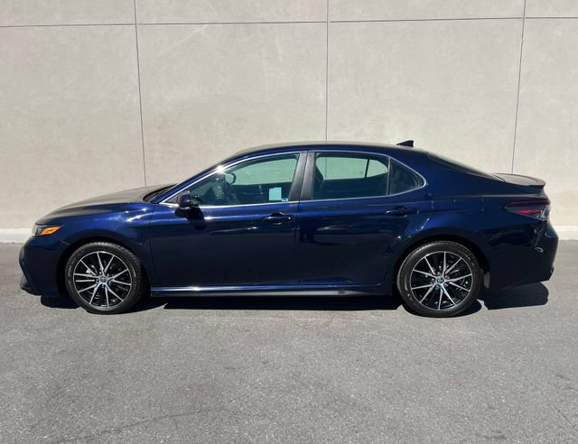 Used 2022 Toyota Camry SE FWD image 4