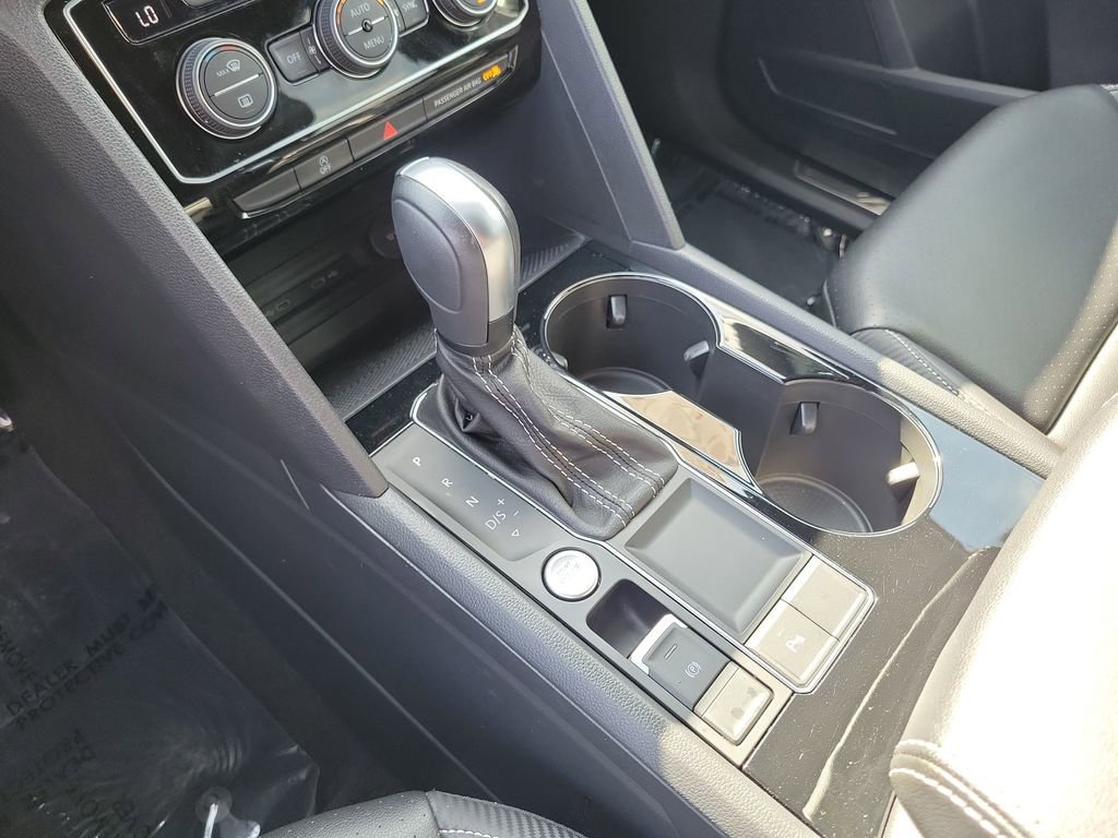 Used 2023 Volkswagen Atlas Cross Sport SE w/ Black Wheel Package image 15