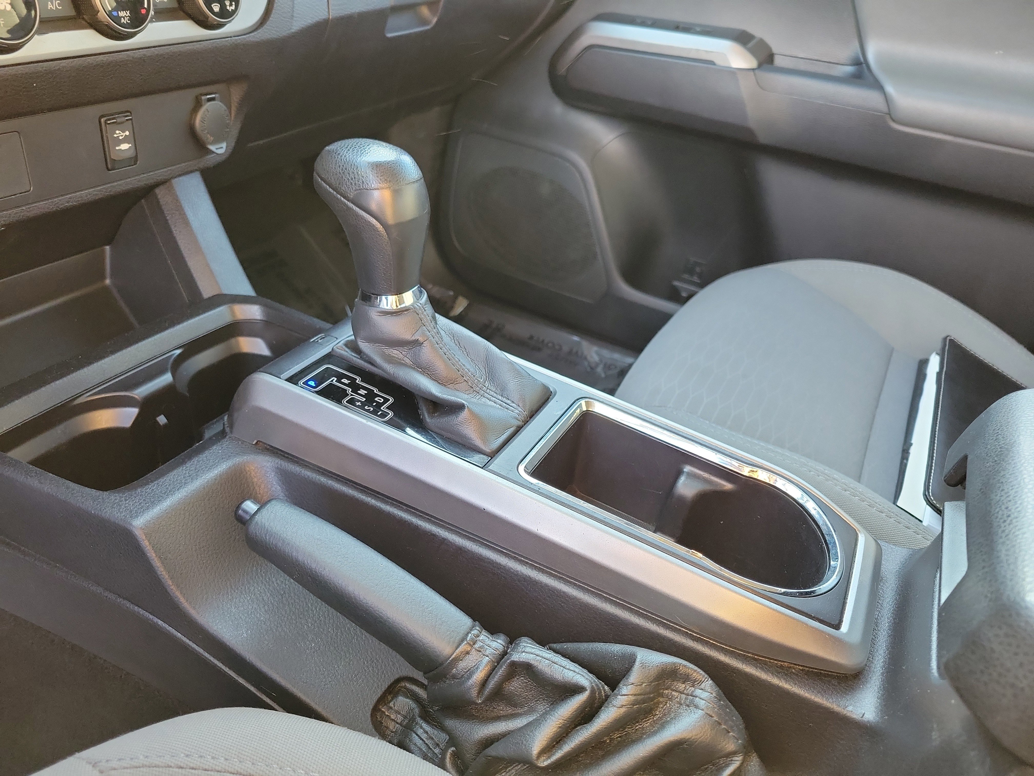 Used 2017 Toyota Tacoma SR5 image 29