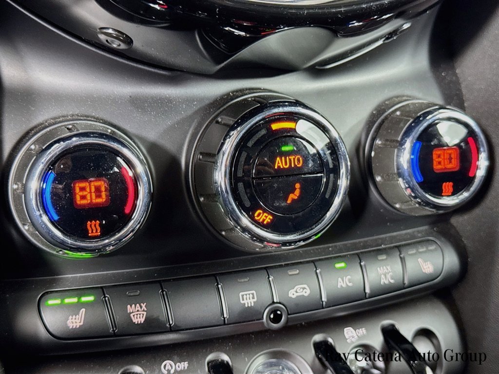 Used 2024 MINI Cooper 2-Door Hardtop FWD image 16