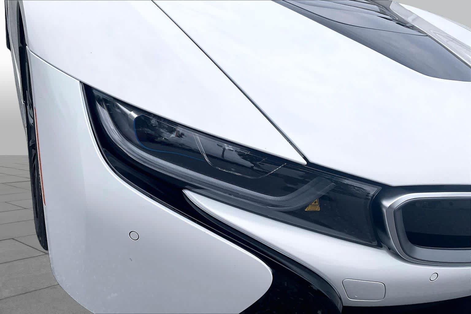 Used 2019 BMW i8 Roadster AWD/4WD image 23
