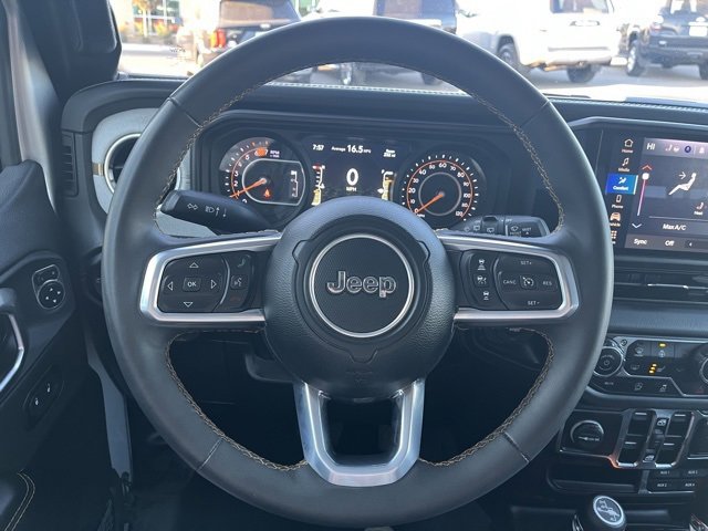 Used 2024 Jeep Wrangler Sahara image 31