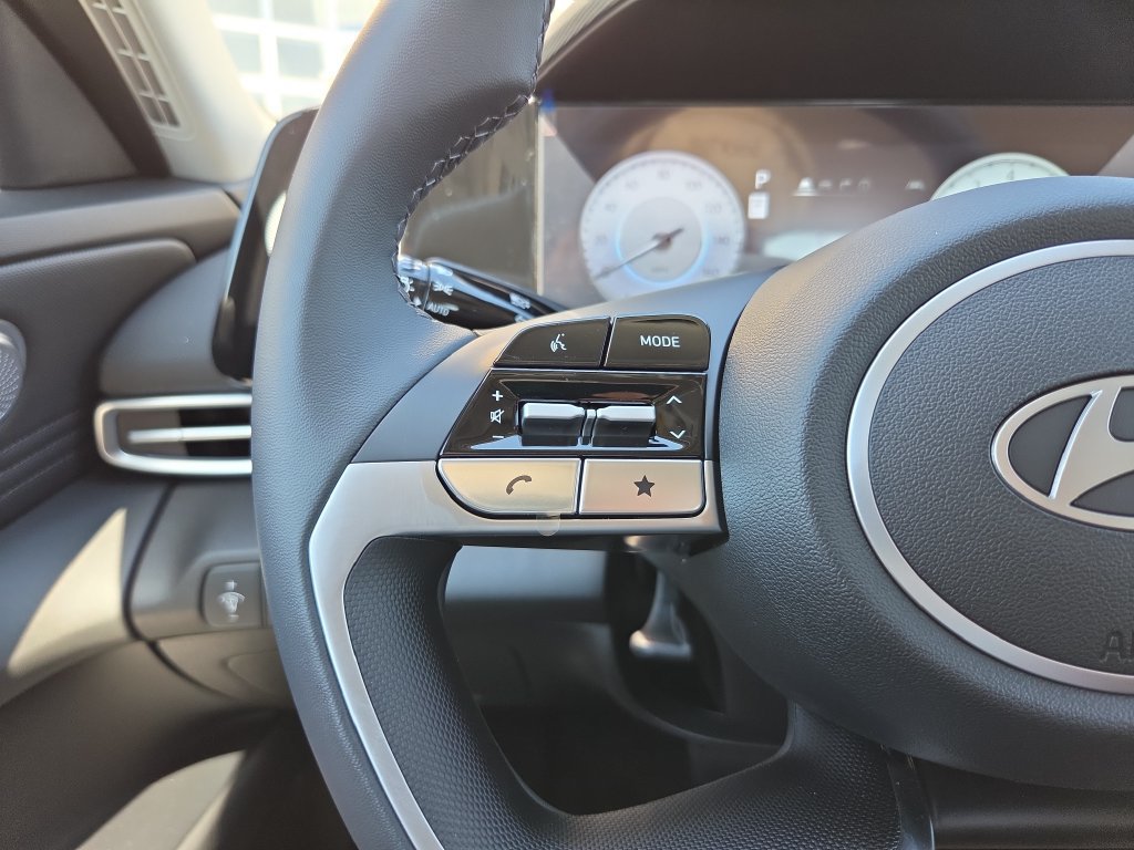 New 2026 Hyundai Elantra Limited FWD image 20