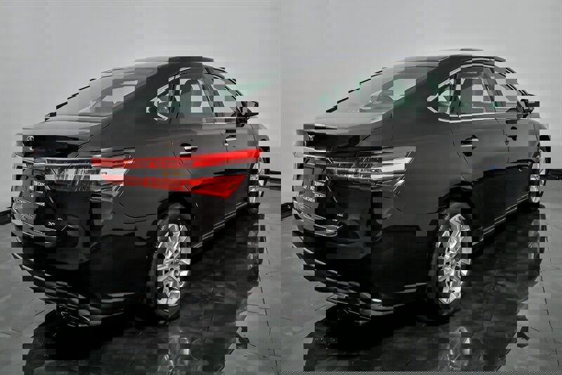 Used 2013 Toyota Avalon XLE image 10