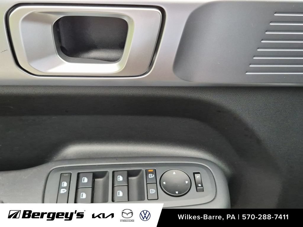 Used 2024 Hyundai Santa Fe SE AWD/4WD image 14