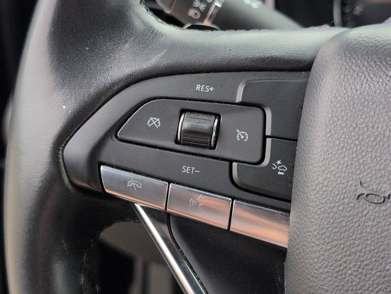 Certified 2024 Cadillac XT6 Luxury FWD image 32