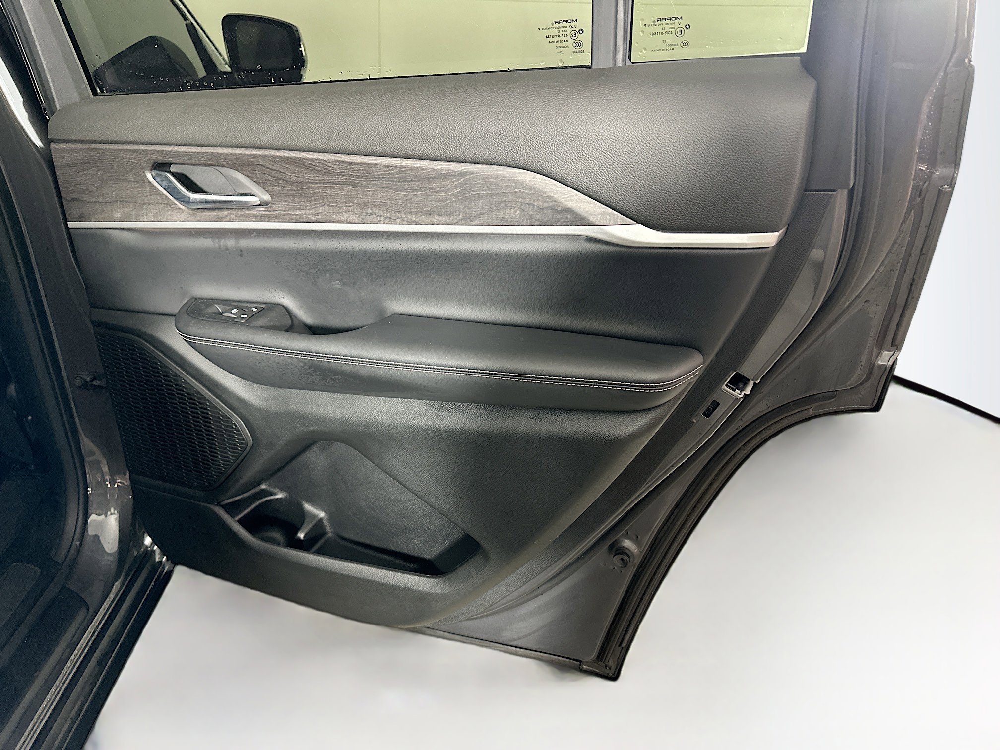 Used 2023 Jeep Grand Cherokee L Limited image 32