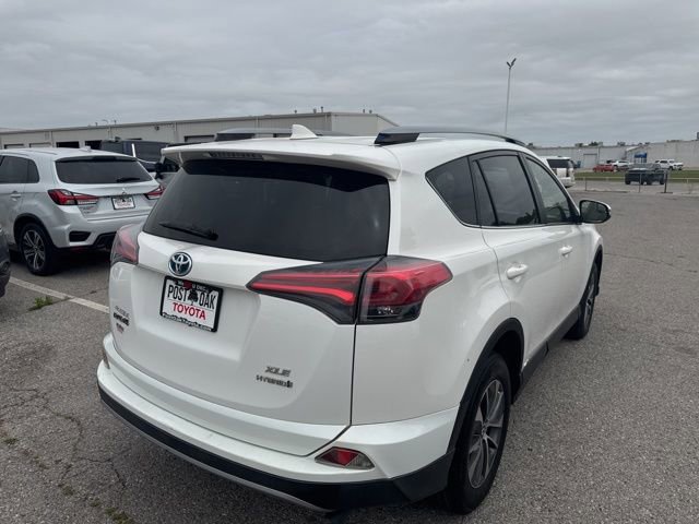 Used 2017 Toyota RAV4 XLE AWD/4WD image 8