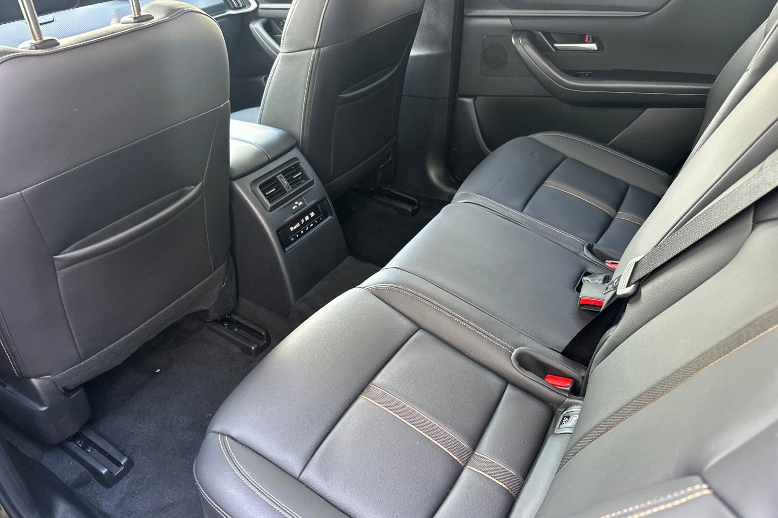 Used 2025 MAZDA CX-90 3.3 Turbo w/ Select Package image 12