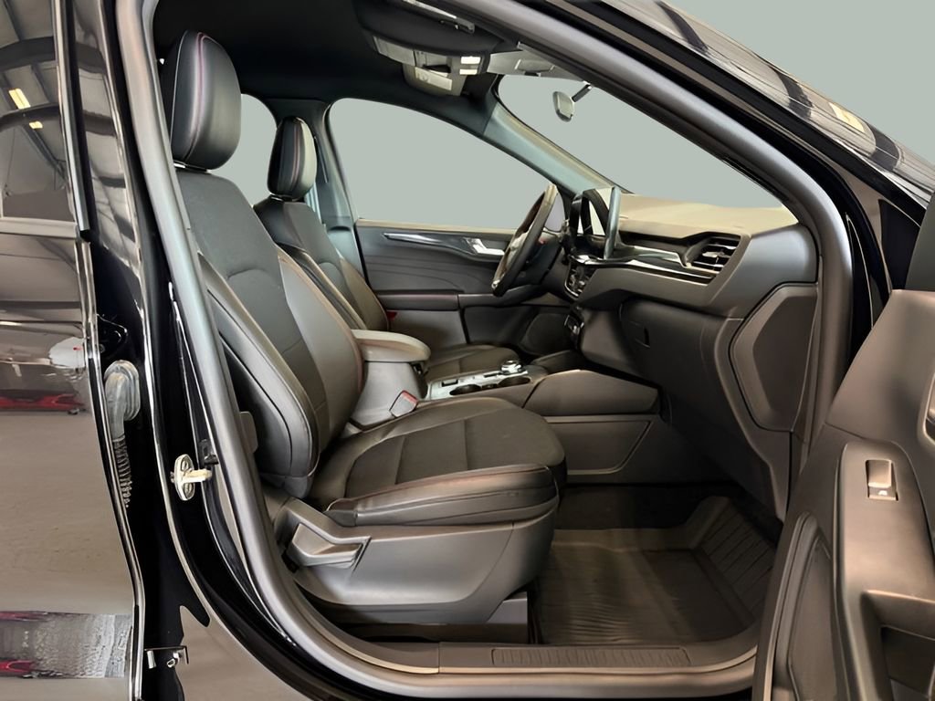 Used 2025 Ford Escape ST-Line w/ Tech Pack #1 AWD/4WD image 11