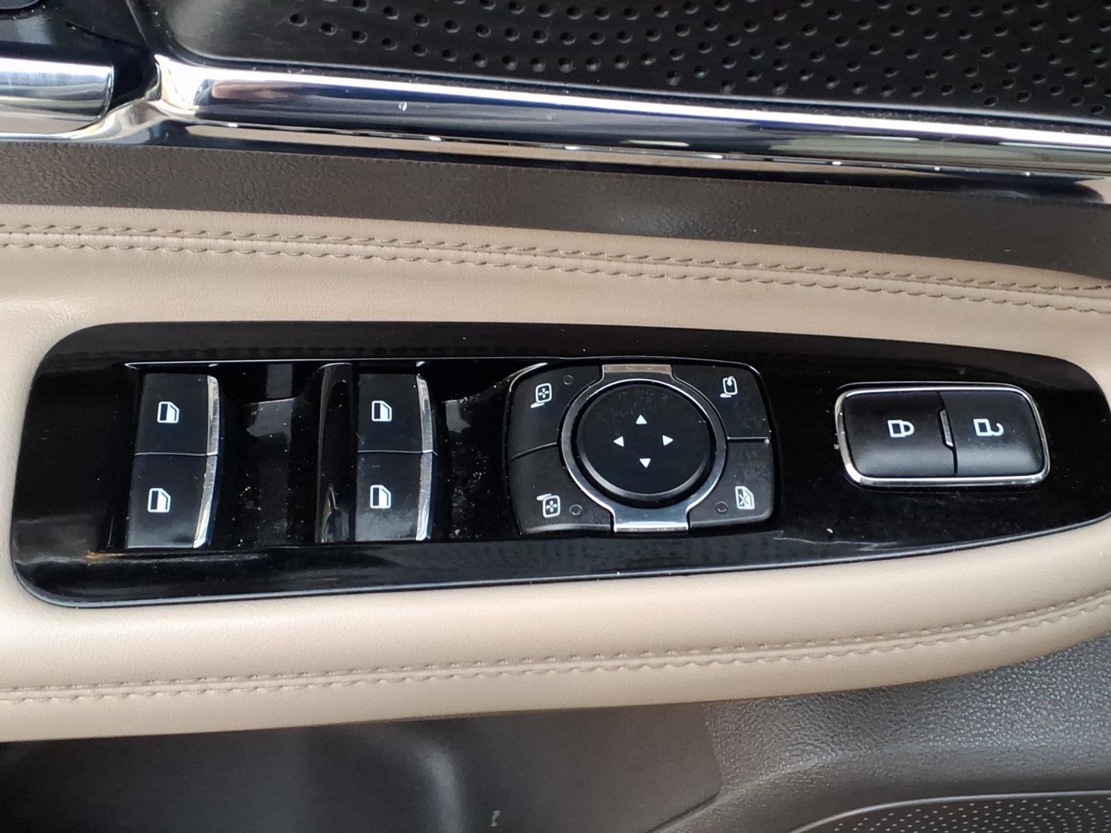 Certified 2023 Lincoln Corsair AWD image 18