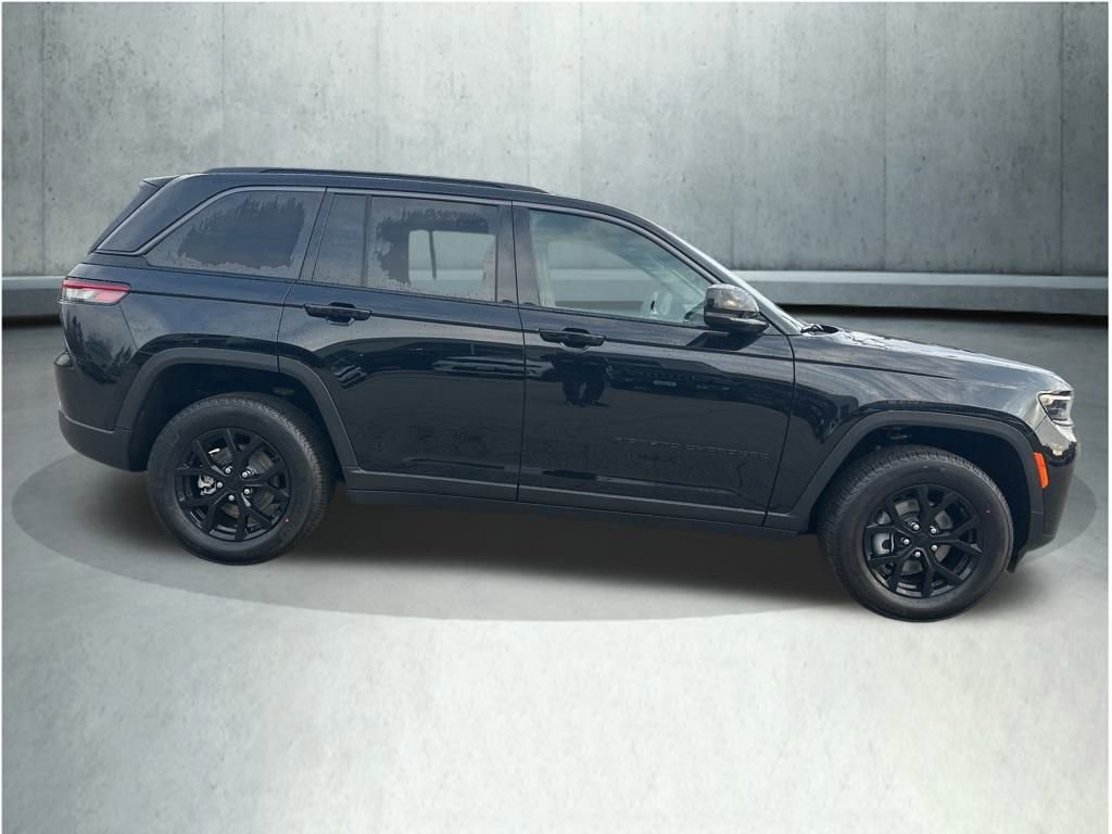 New 2026 Jeep Grand Cherokee Laredo image 6