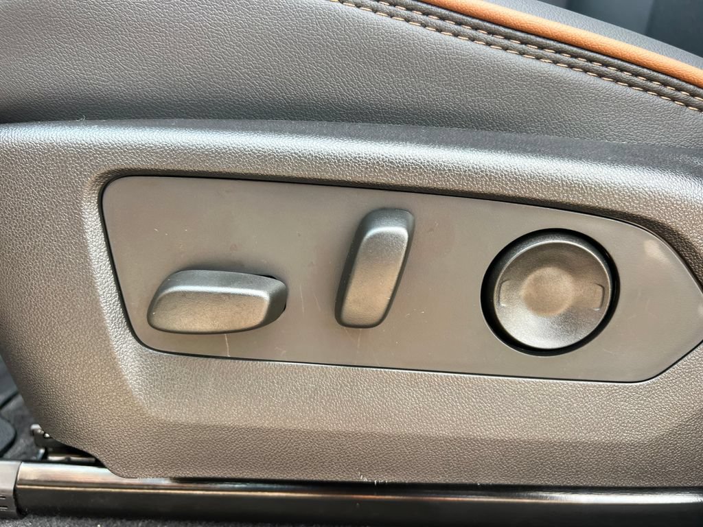 New 2026 GMC Canyon AT4 w/ Technology Plus Package AWD/4WD image 14