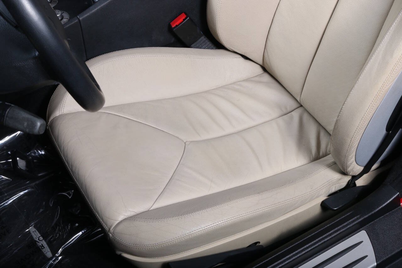 Used 2005 Mercedes-Benz SLK 350 w/ Entertainment Pkg image 47
