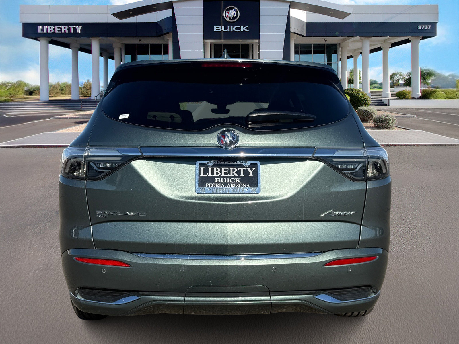 Used 2023 Buick Enclave Avenir w/ Avenir Technology Package AWD/4WD image 4