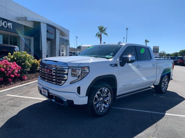 Used 2023 GMC Sierra 1500 Denali w/ Denali Reserve Package AWD/4WD image 2
