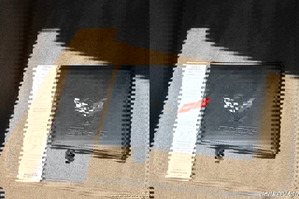 Used 2002 Chevrolet Corvette Convertible w/ Preferred Equipment Group2 image 30