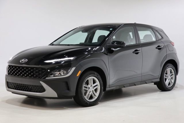 Used 2023 Hyundai Kona SE w/ Cargo Package AWD/4WD image 3