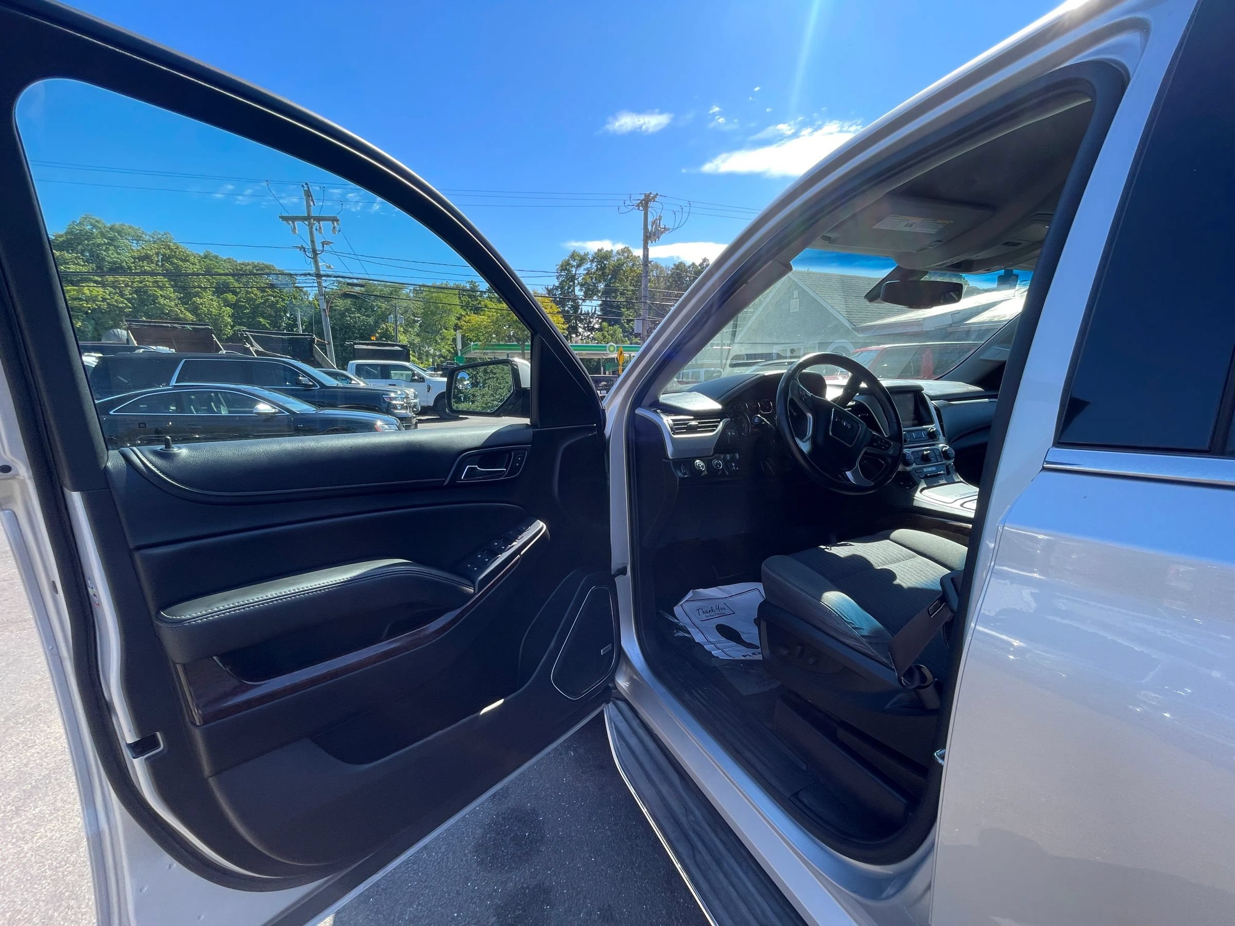 Used 2015 GMC Yukon SLE w/ HD Trailering Package AWD/4WD image 10