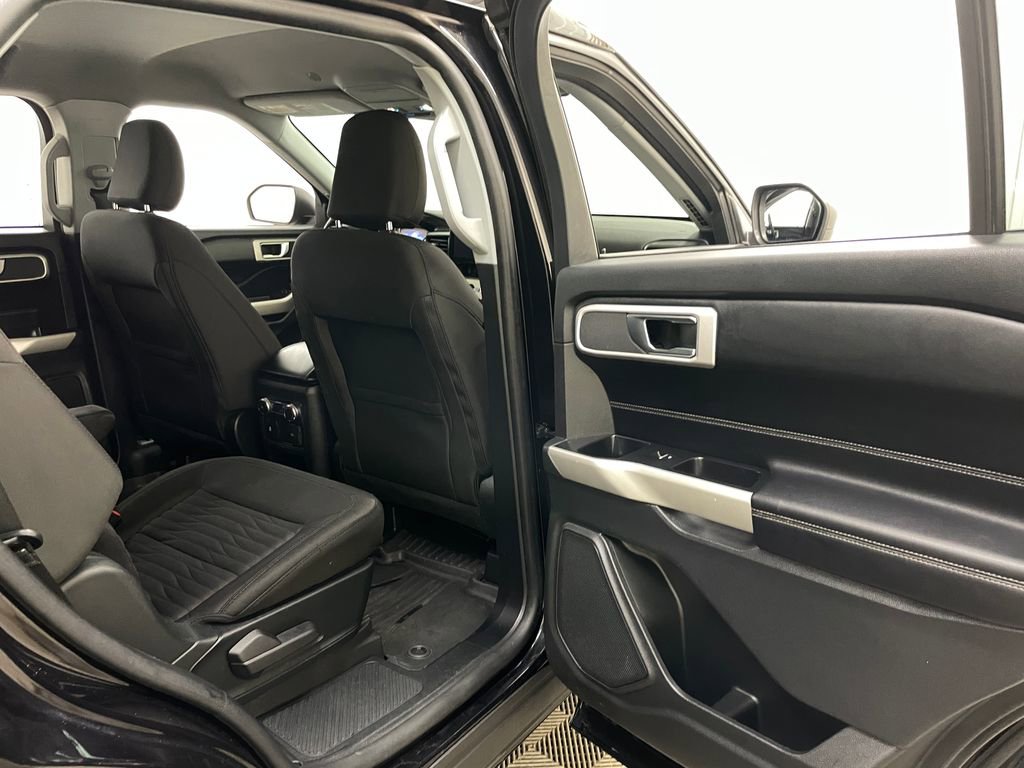 Used 2021 Ford Explorer XLT AWD/4WD image 41