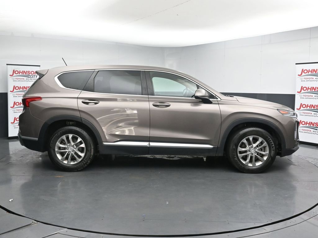 Used 2019 Hyundai Santa Fe SE FWD image 9