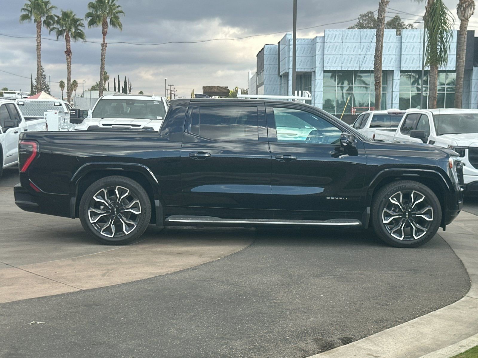 New 2025 GMC Sierra EV Denali image 3