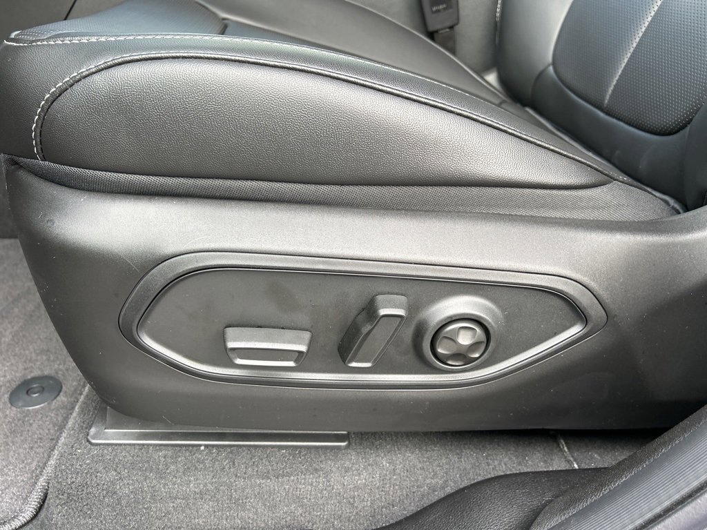 New 2025 Jeep Grand Cherokee L Limited image 10