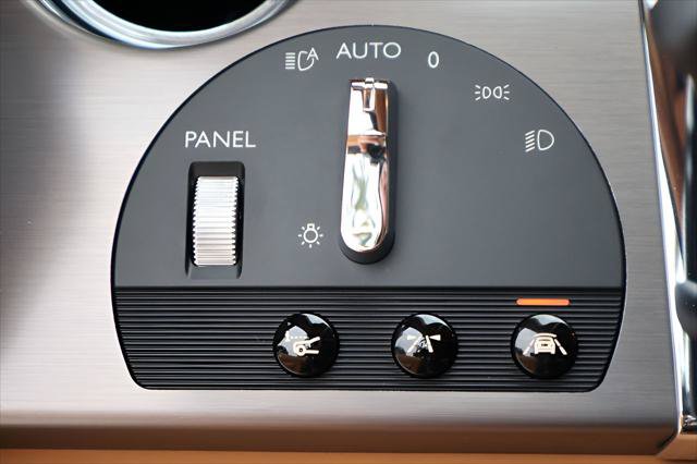 Certified 2019 Rolls-Royce Wraith RWD image 23