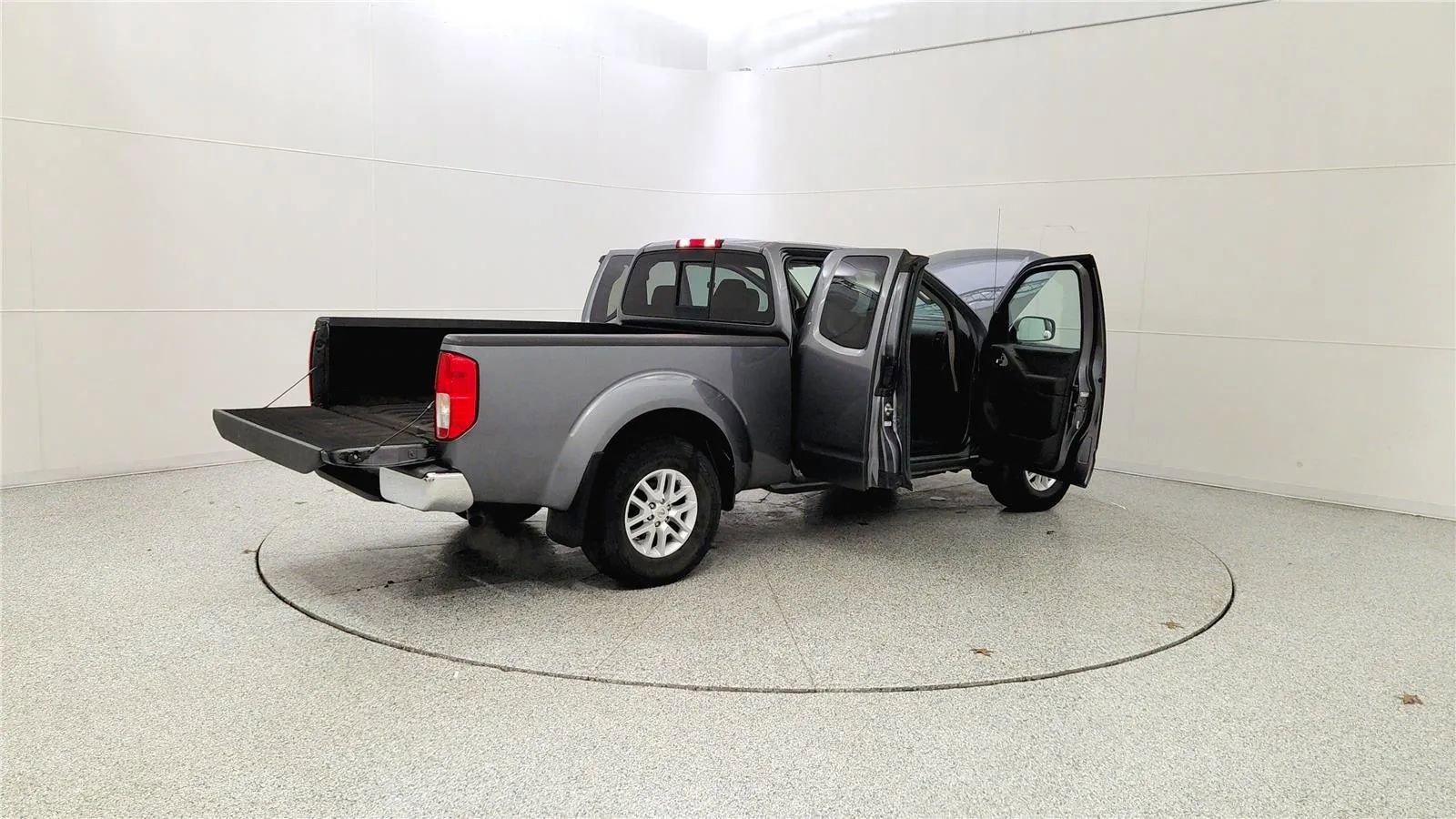 Used 2018 Nissan Frontier SV image 37