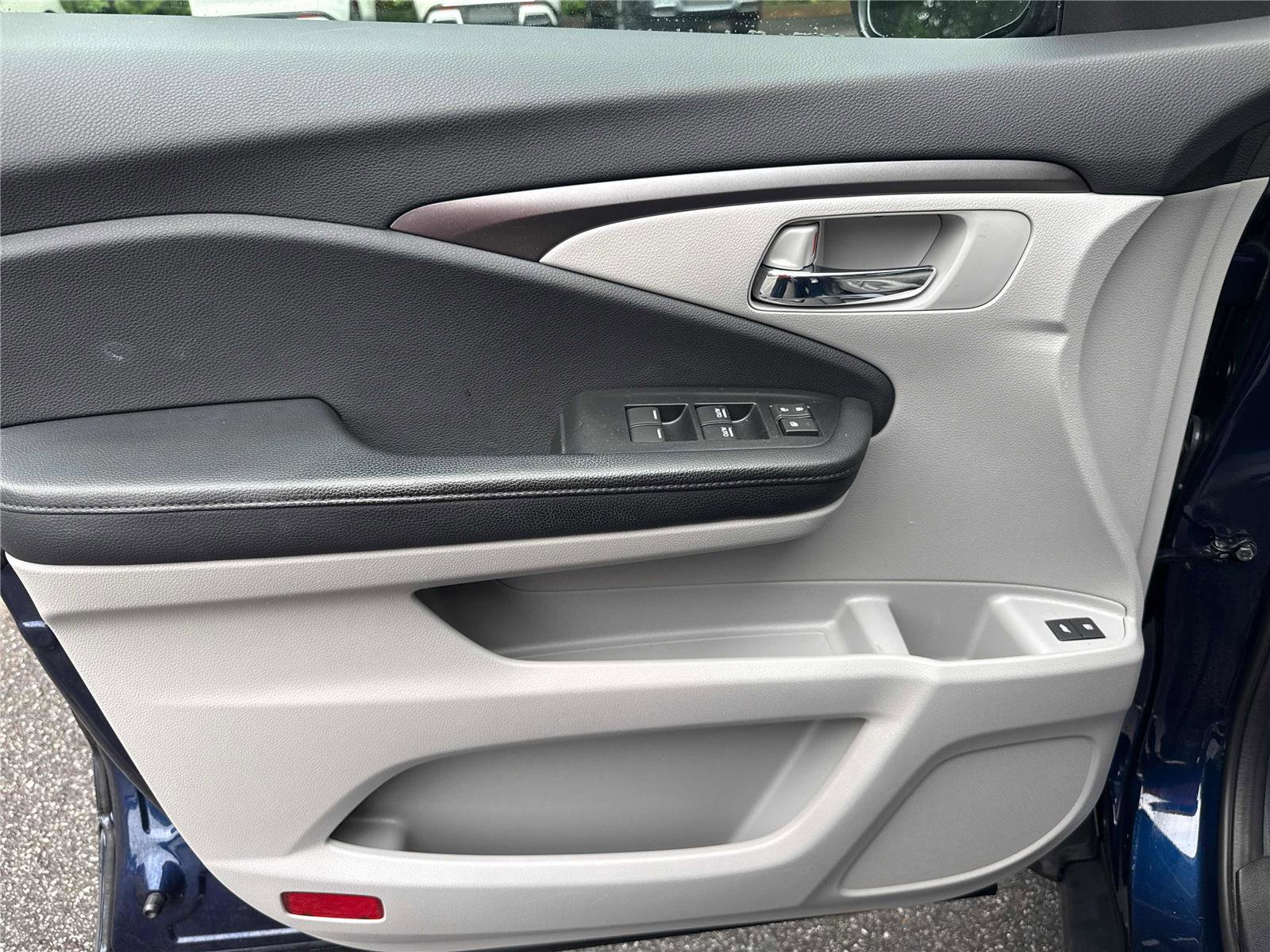 Used 2017 Honda Pilot EX-L image 10