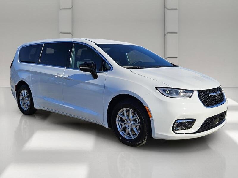 New 2026 Chrysler Pacifica Select FWD image 7