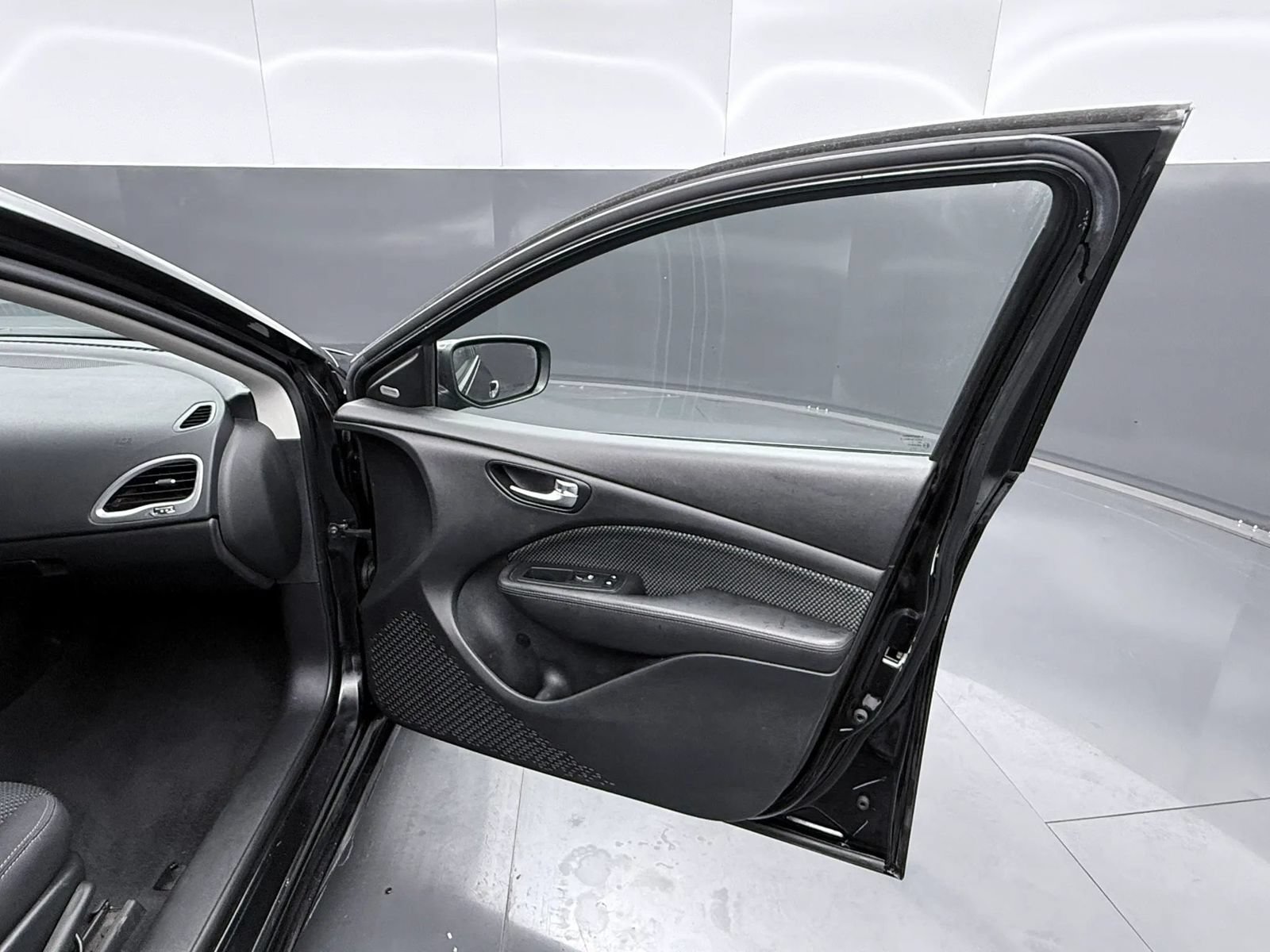 Used 2014 Dodge Dart SXT w/ Sun/Sound Group FWD image 9