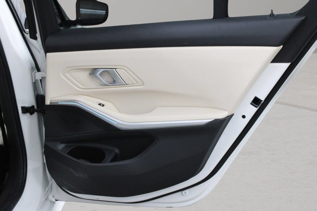 Used 2024 BMW 330i Sedan w/ Convenience Package RWD image 29