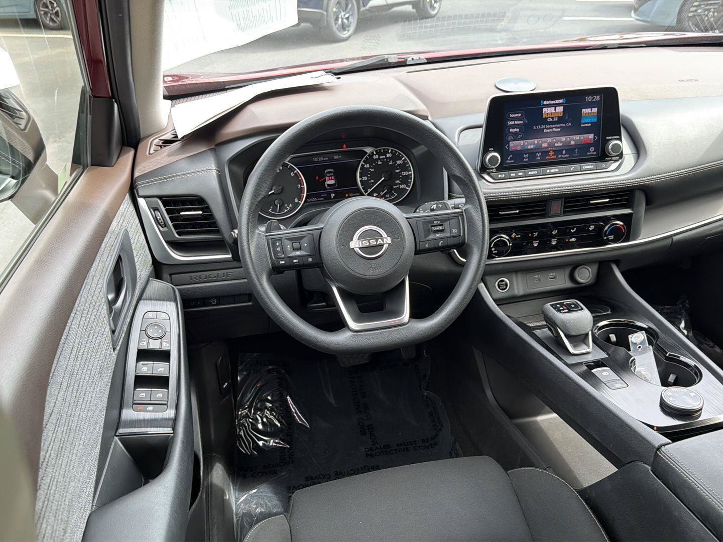 Used 2023 Nissan Rogue S AWD/4WD image 18