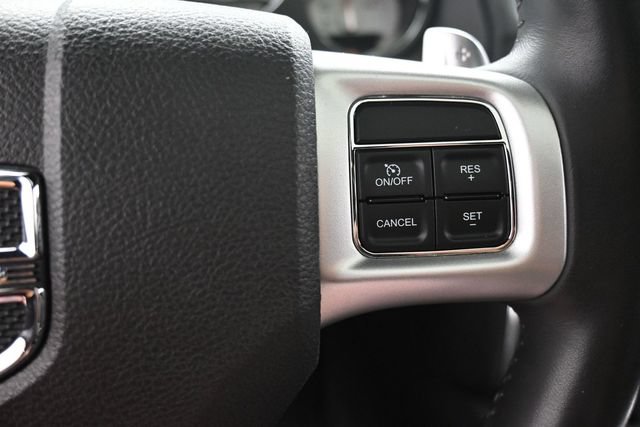 Used 2013 Dodge Challenger SXT RWD image 19