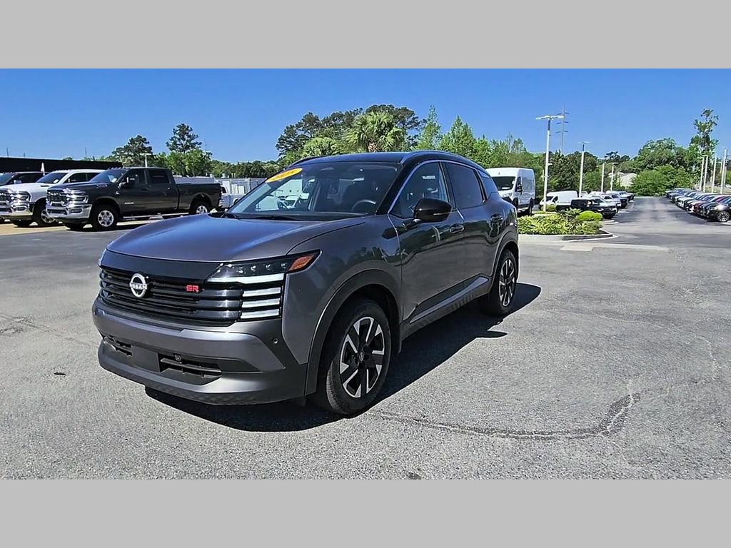 Used 2025 Nissan Kicks SR AWD/4WD image 38