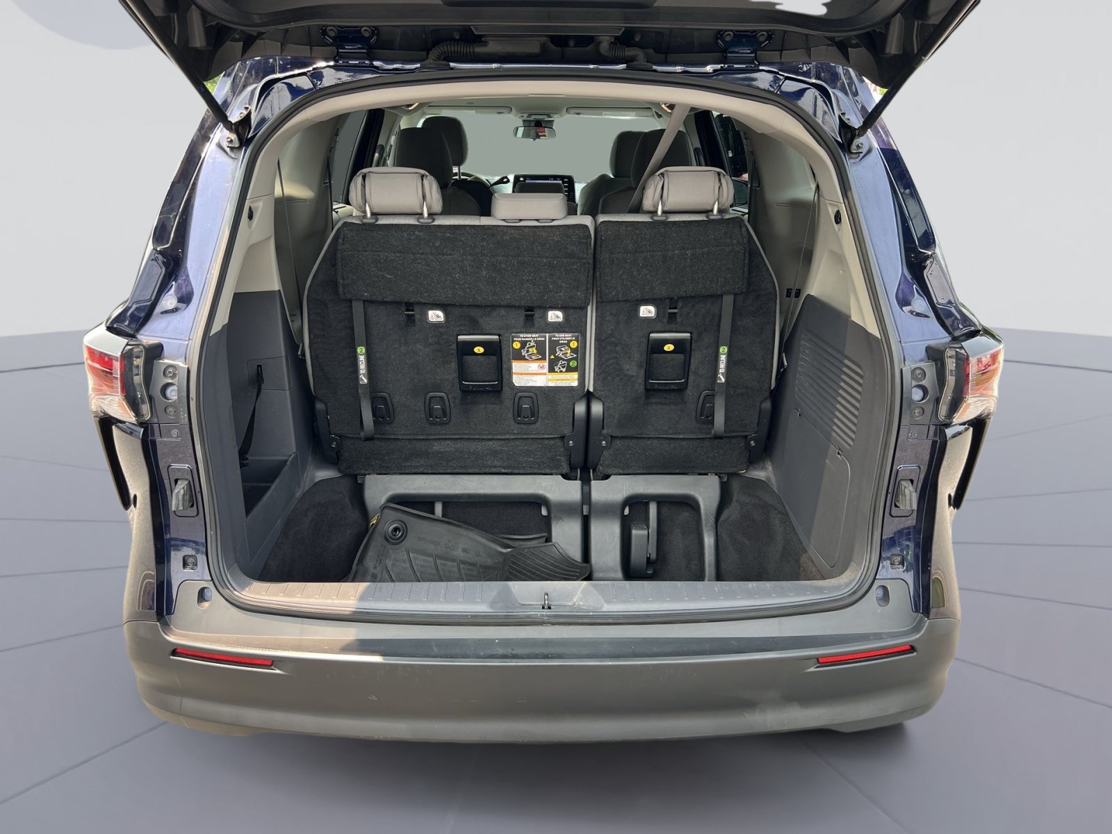 Used 2023 Toyota Sienna LE AWD/4WD image 25