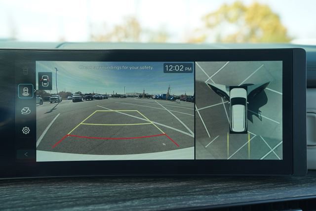 Used 2025 Hyundai Santa Fe Limited image 29