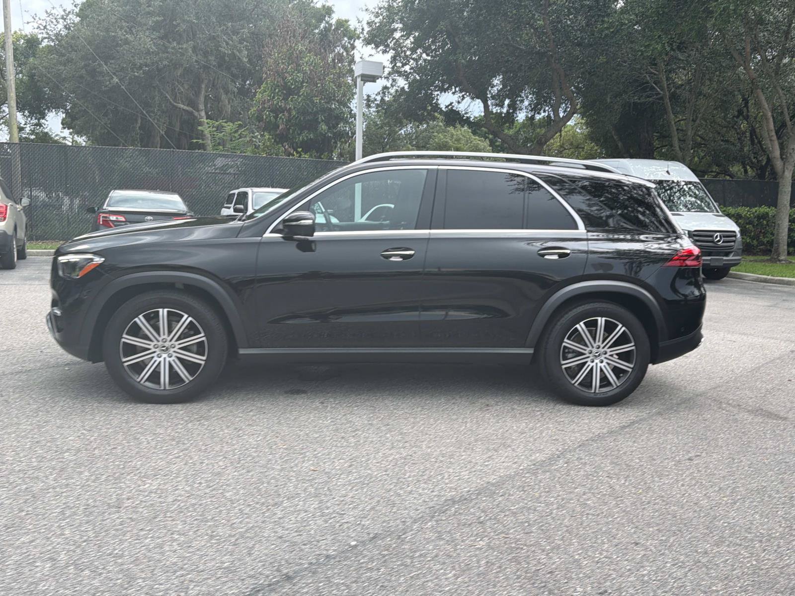 Certified 2025 Mercedes-Benz GLE 350 4MATIC image 6