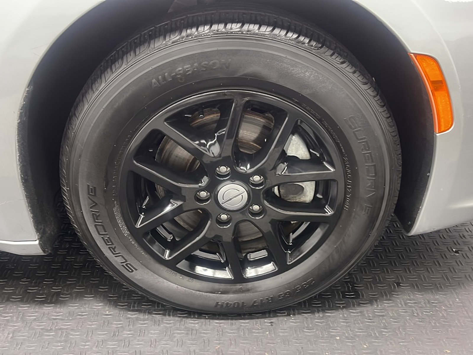 Used 2024 Chrysler Pacifica Touring-L FWD image 23