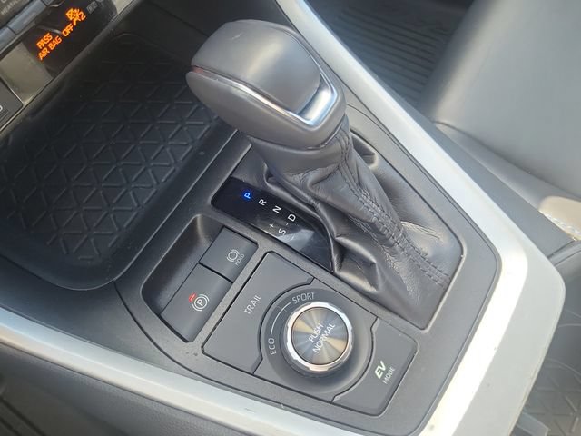 Used 2023 Toyota RAV4 XSE AWD/4WD image 30