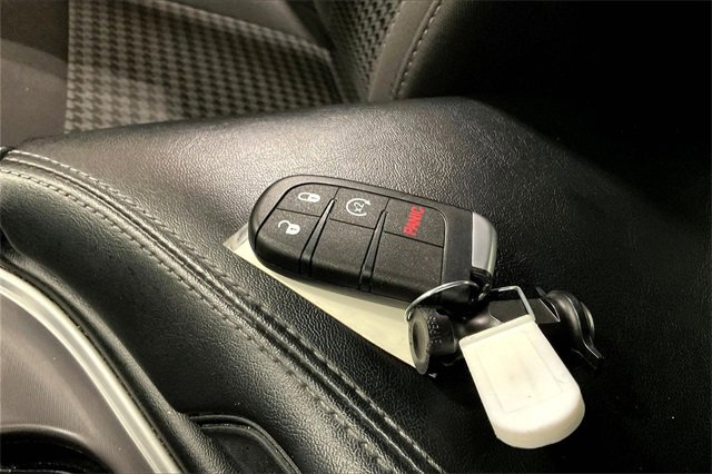 Used 2022 Dodge Challenger GT image 11