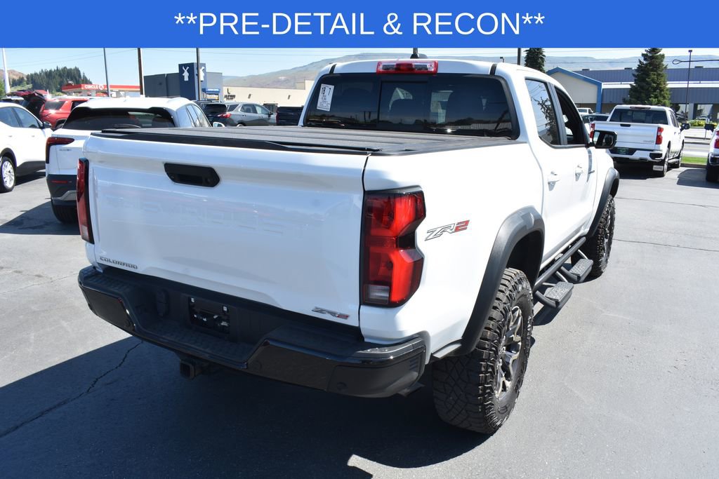 Used 2024 Chevrolet Colorado ZR2 w/ Technology Package AWD/4WD image 4