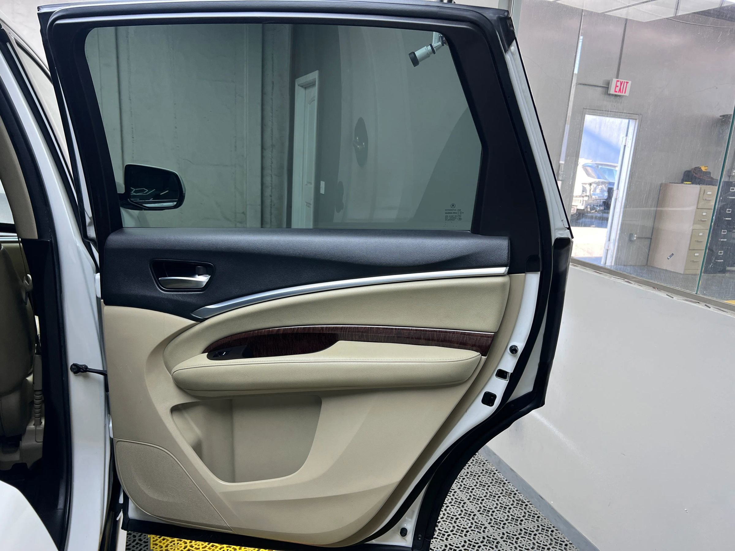 Used 2020 Acura MDX FWD image 22