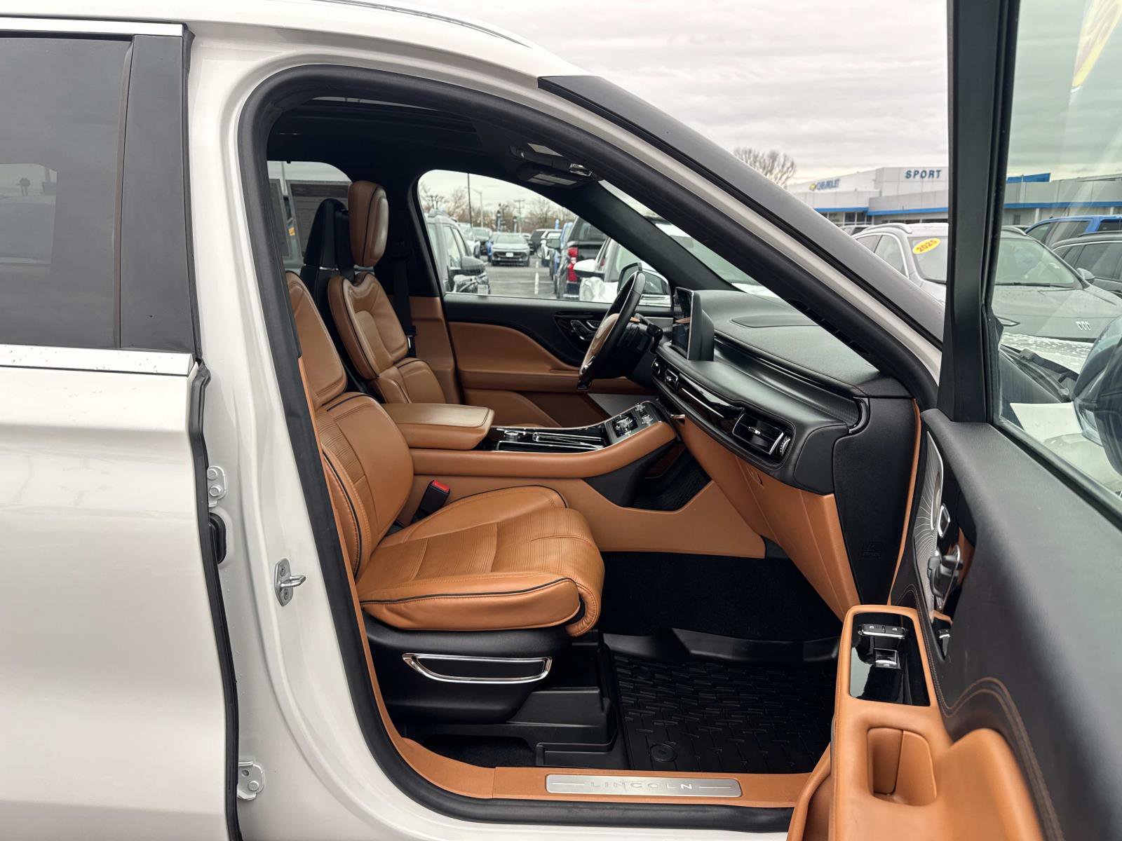 Used 2020 Lincoln Aviator Black Label w/ Dynamic Handling Package image 15