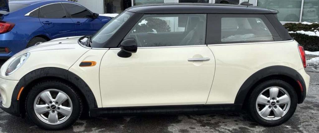 Used 2017 MINI Cooper 2-Door Hardtop image 2