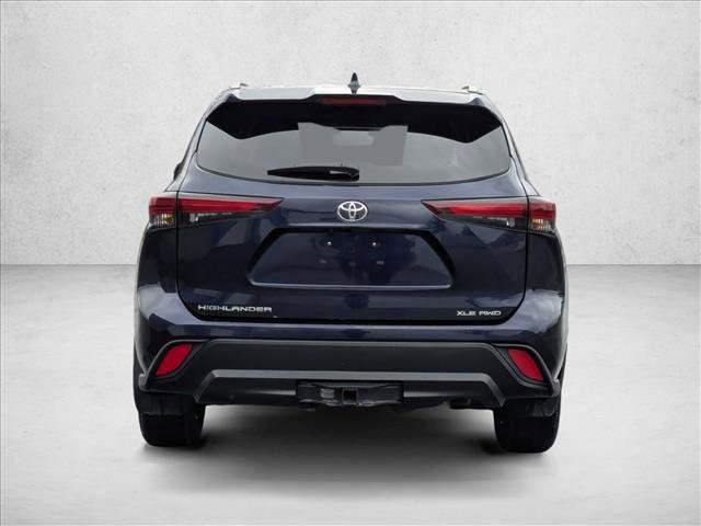 Used 2024 Toyota Highlander XLE AWD/4WD image 7
